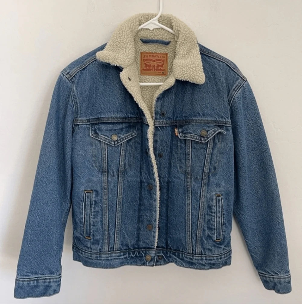 Levi's Classic Blue Denim Jacket with Sherpa Lining XL - Picture 2 of 16